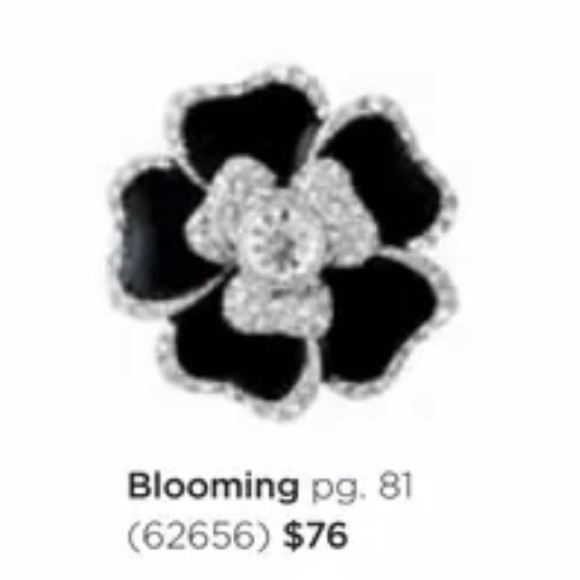 Lia Sophia “Blooming” ring. Gardenia flower with rhinestones. - Picture 4 of 4